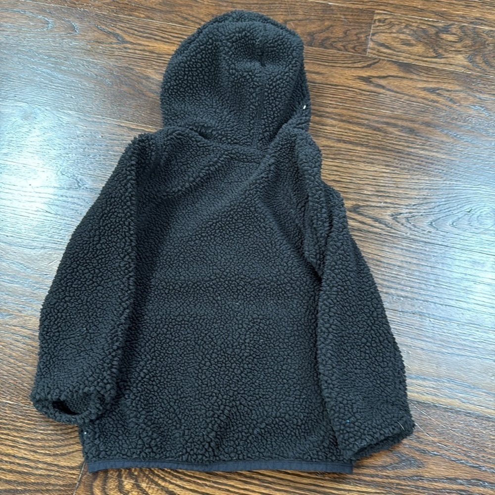 Oshkosh zip up size 4 - Picture 2 of 3